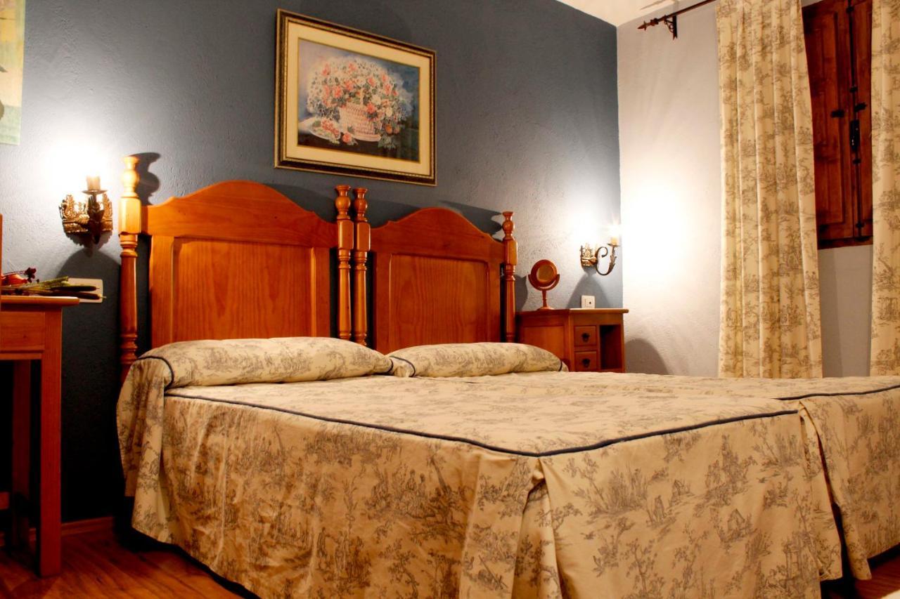 Hostatgeria Sant Jaume Hotel Corachar Ngoại thất bức ảnh